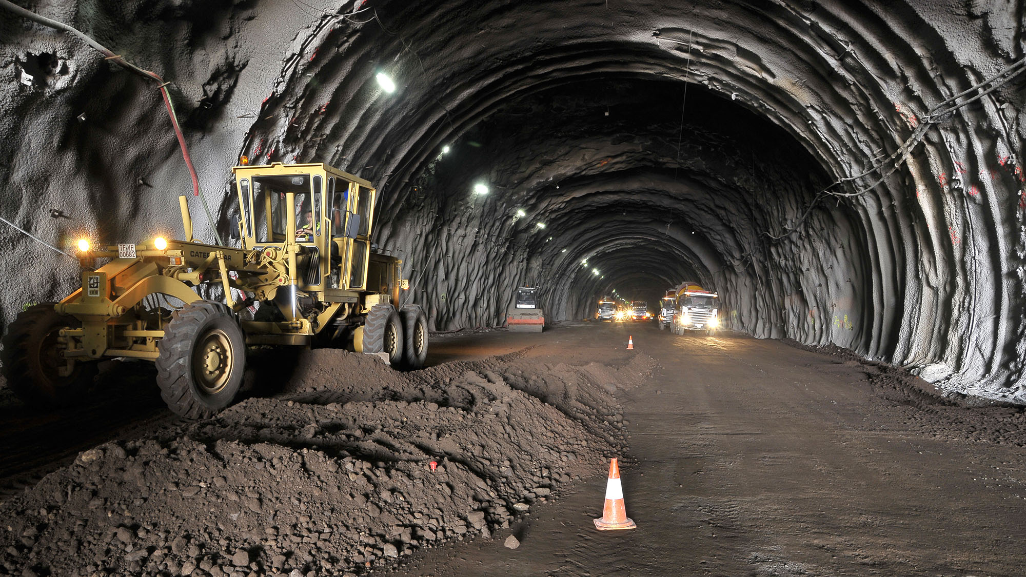 Heavy yellow machine in tunnel working on Westconnex
