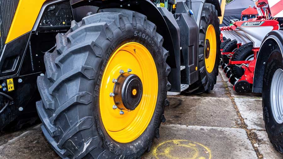 Large tyres on a heavy machine